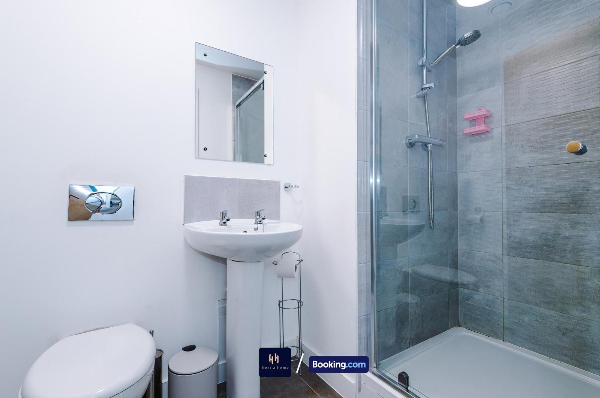 Апартаменты Modern 1 Bed With Balcony By Host A Манчестер