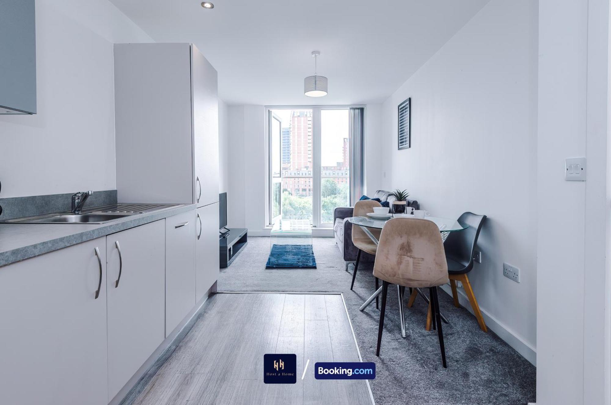Modern 1 Bed With Balcony By Host A * Манчестер