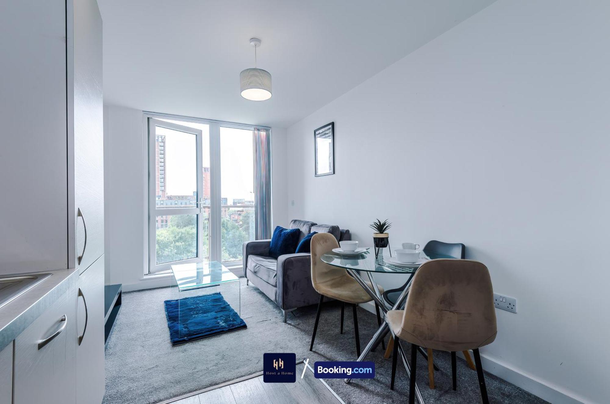 Апартаменты Modern 1 Bed With Balcony By Host A *